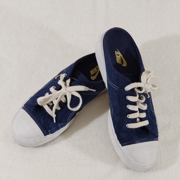 mule tennis shoes